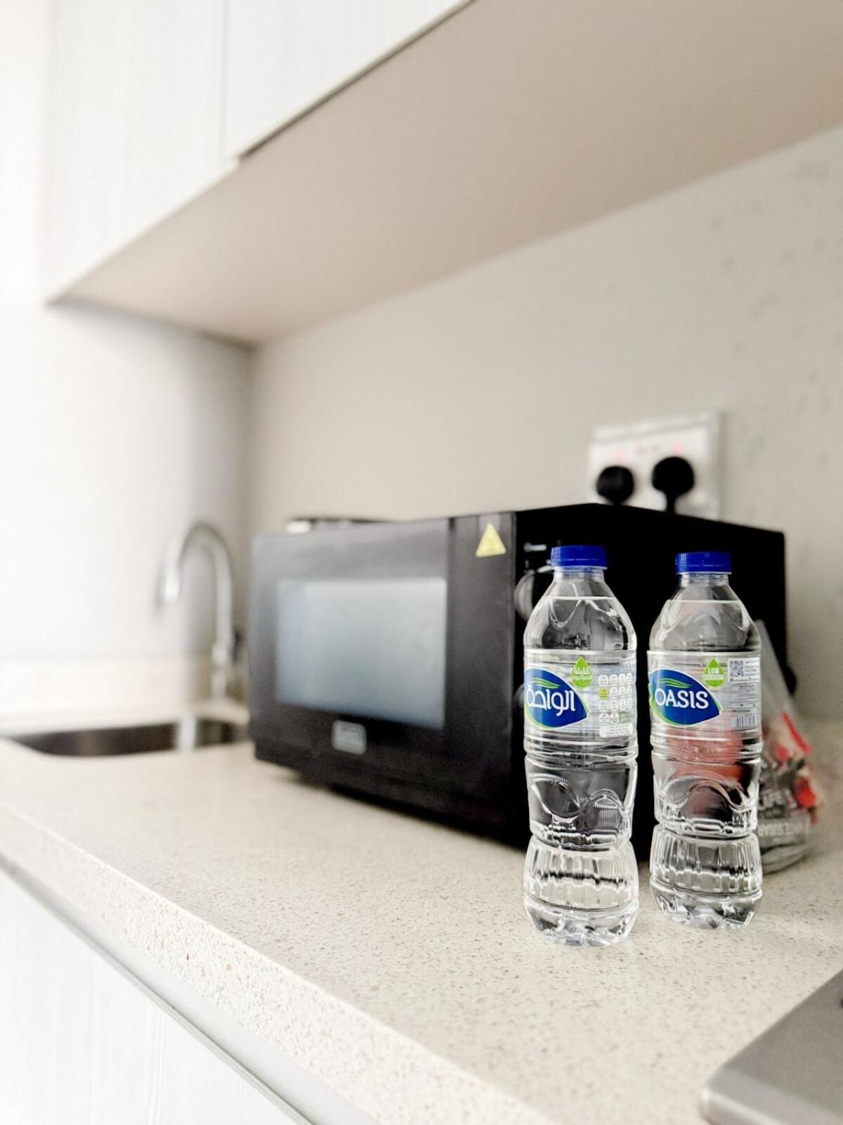 Sunset Balcony - Sleeps 4 - Water View - Pool N Gym - 1br *