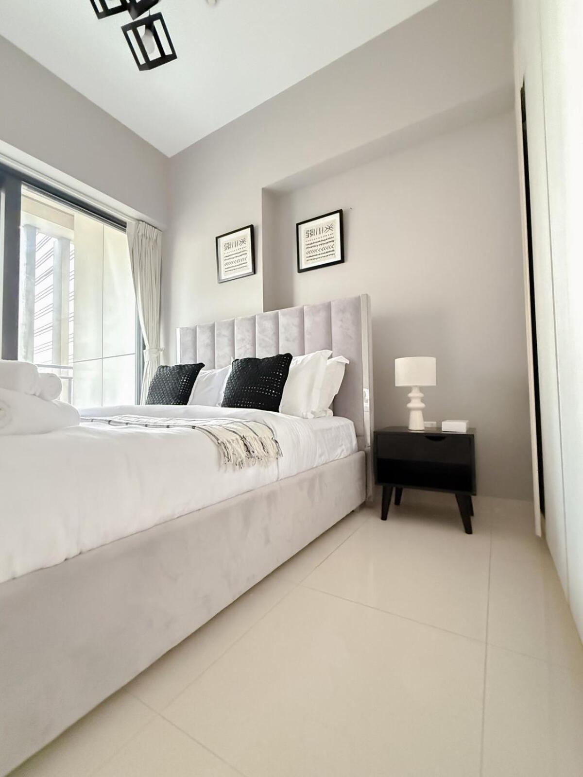 Sunset Balcony - Sleeps 4 - Water View - Pool N Gym - 1br Apartment
